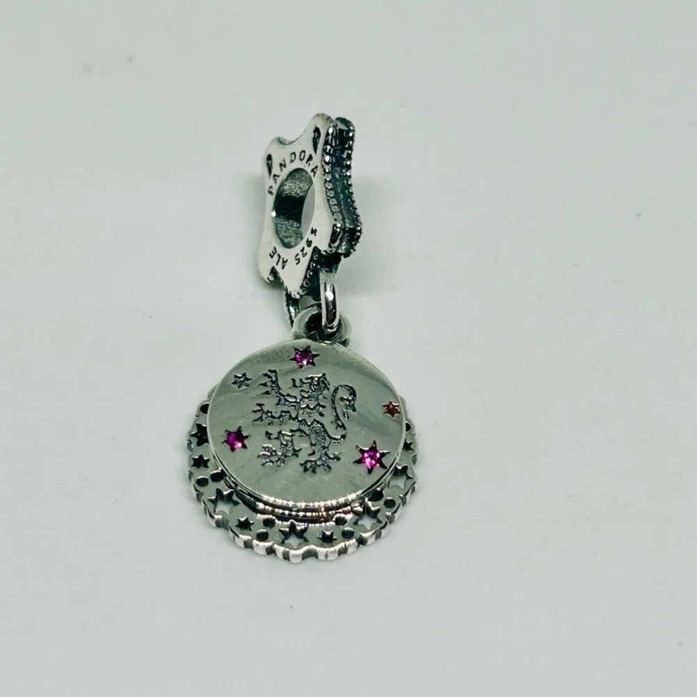 NWT Retired Pandora x Harry Potter Gryffindor Dangle